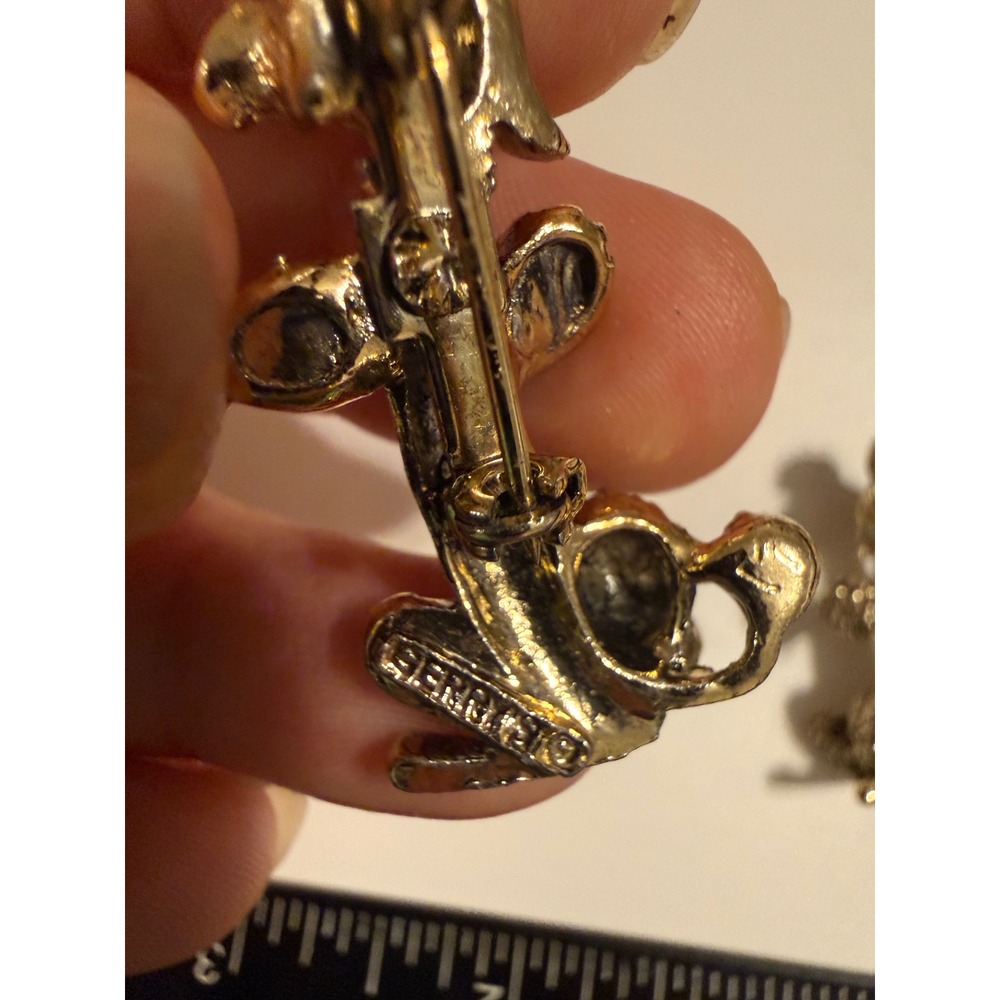 Gerrys Vintage Gold Tone Poodle Brooch Set Textured Dog Pins Mid Century Jewelry - Picture 3 of 5